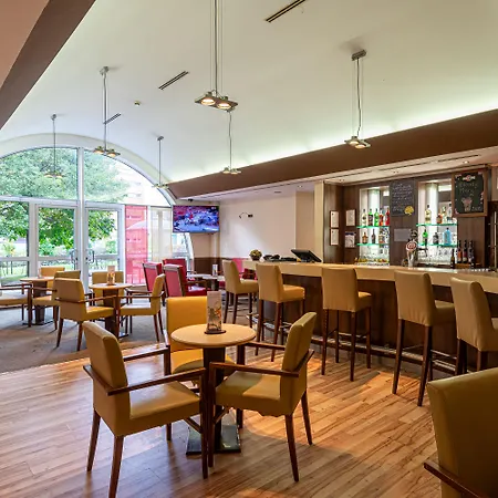 Hotel Castrum 4*