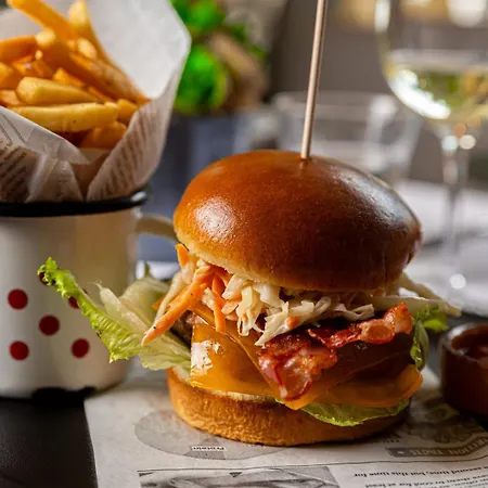 فندق Castrum Székesfehérvár