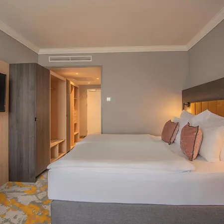 Castrum Hotel 4*