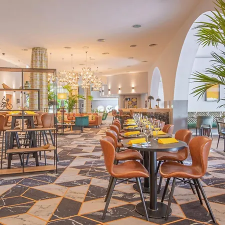 Castrum Hotel