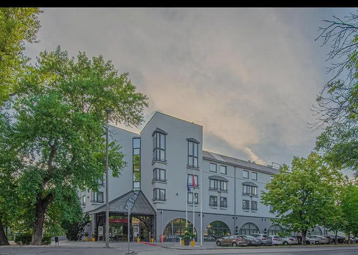 Castrum 4* Székesfehérvár